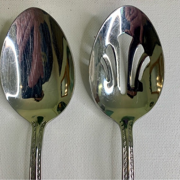 Reed & Barton Traditional Tanglewood 18/10 Stainless Slotted Spoon Serving Set 2 - Picture 8 of 16